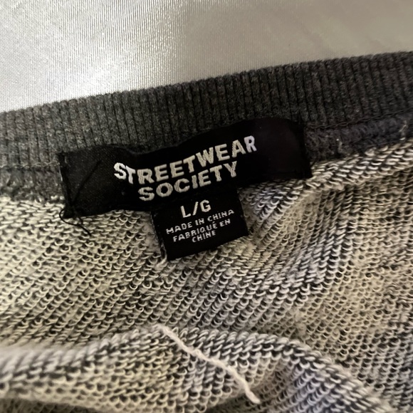 Rose Print Cropped Sweater - Picture 6 of 6